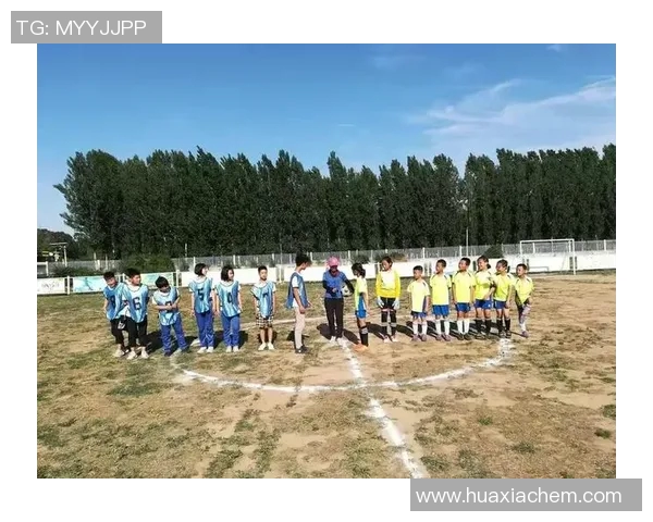 小孩心中足球梦与明星击掌瞬间的温暖与感动